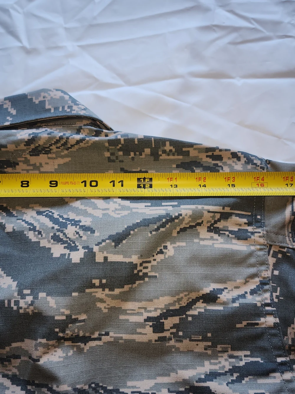 US ARMY Force Utility Camouflage Pattern Coat Men's Size 34L New!!!!..